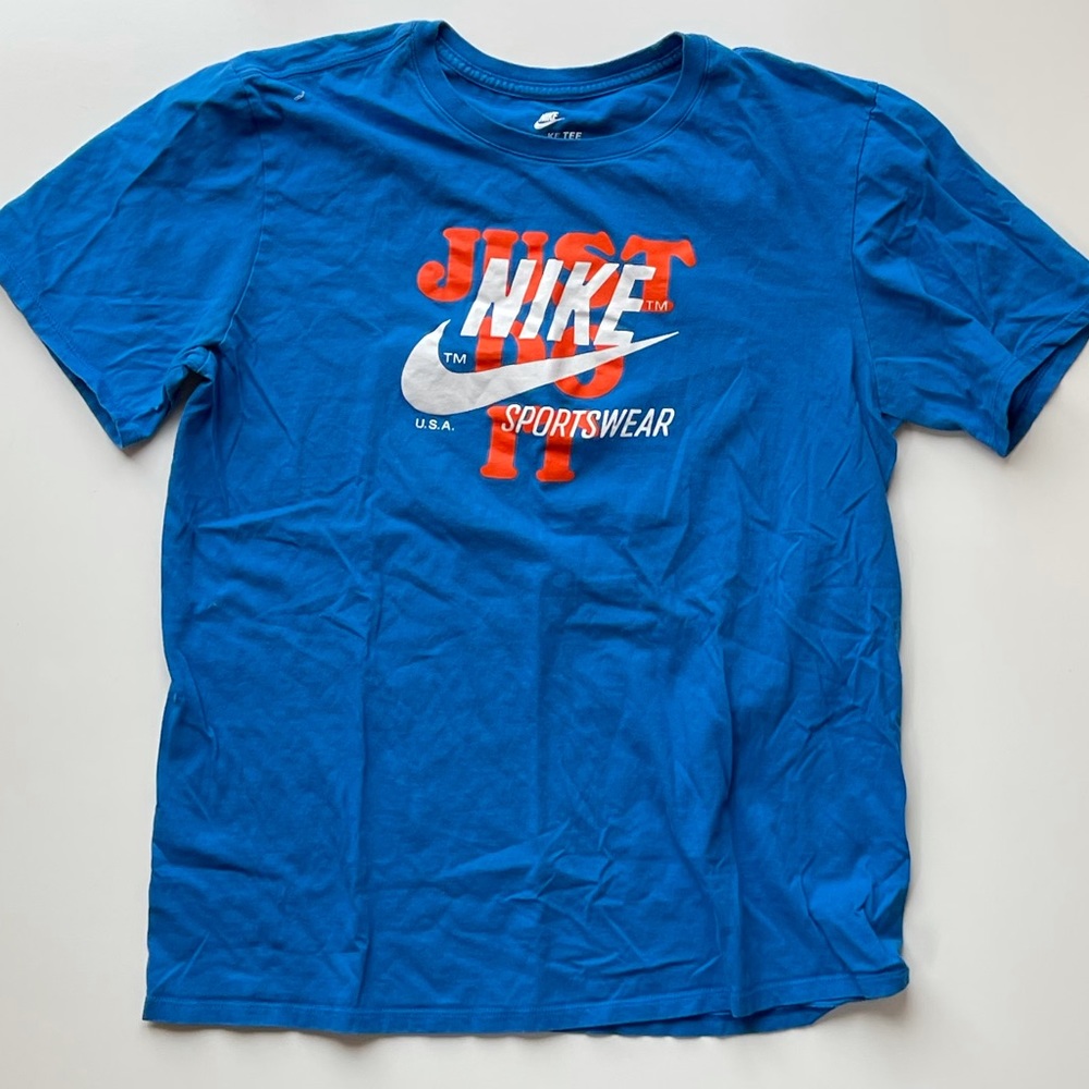 Nike “just do it” men’s adult large tee